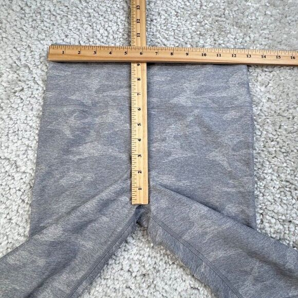 VUORI Clean Elevation Legging Light Gray Pale Camo - Picture 9 of 10
